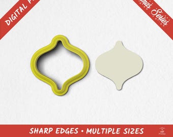 Peut inclure: Un emporte-pièce jaune en forme d'ornement, à côté d'un ornement beige. L'image comprend les textes "DIGITAL FILES" et "Christmas Series" dans des bannières rouges. La bannière inférieure indique "SHARP EDGES • MULTIPLE SIZES".