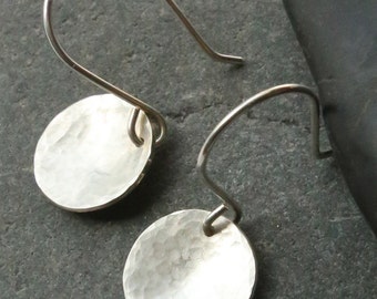 Small hammered silver disk earrings - simple round silver earrings - concave shape