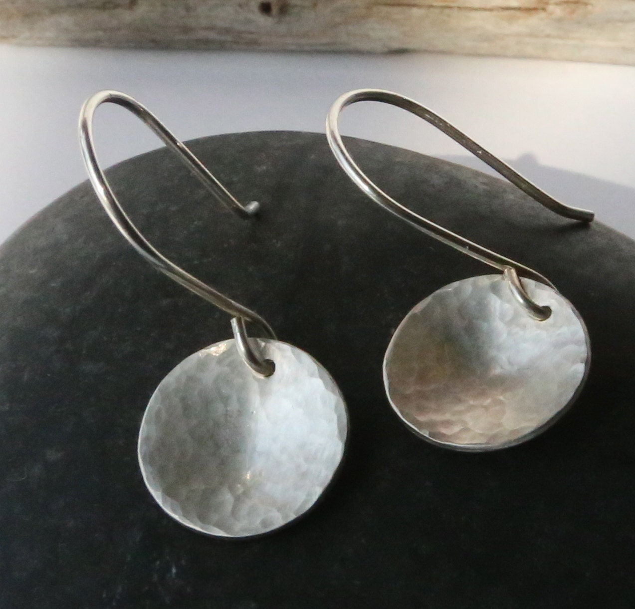 Small Hammered Silver Disk Earrings Simple Round Silver - Etsy