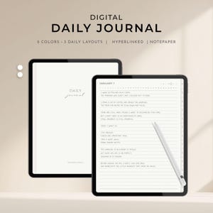 Op de afbeelding: Twee tablets met een digitaal dagboek met een witte achtergrond en zwarte tekst. Het scherm toont een pagina gedateerd 1 januari met gelinieerde secties om te schrijven, een koptekst en een witte stylus op het scherm.