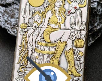 Encendedor Zippo con grabado en relieve profundo de vaquera y escorpión, chapado en plata.