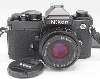Aparat fotograficzny Nikon FE 35 mm SLR z obiektywem 1,8 Sr. 3560612 Odnowiony - przetestowany