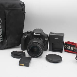 Canon 4000D / Rebel T100 Spiegelreflexkamera mit 18-55 IS II Objektiv Sr. 42532 Generalüberholt, getestet