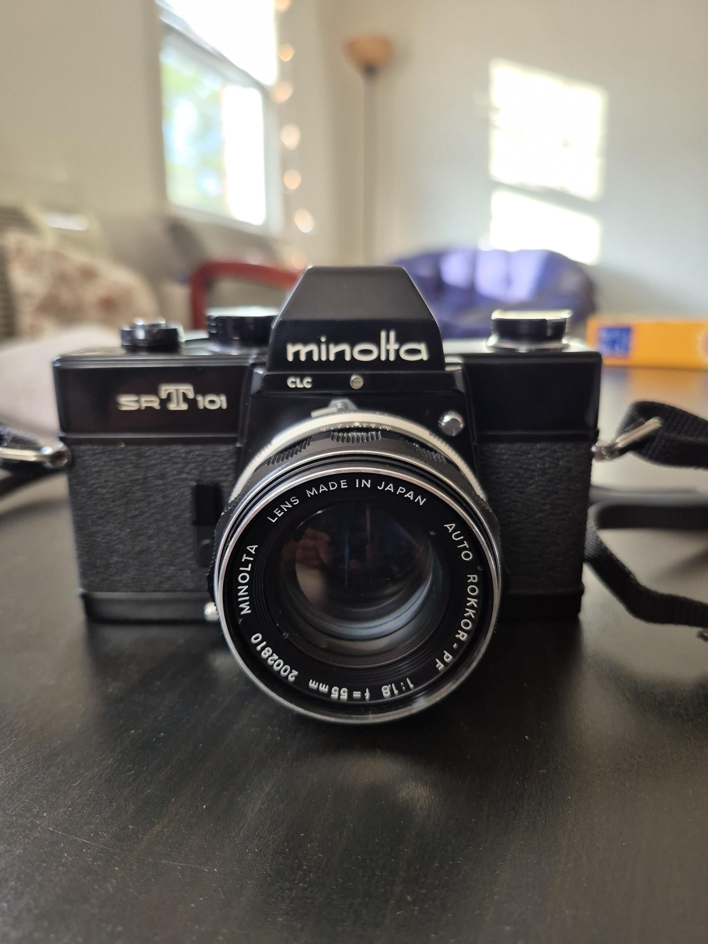 minolta SRT101 ブラックとレンズフィルター これはロックだ。ブラックのミノルタ minolta SRT101が放つ粋。｜記憶