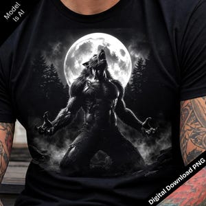 Puede incluir: Una camiseta negra con un estampado gráfico de un hombre lobo aullando a una gran luna llena en un bosque oscuro. El hombre lobo aparece arrodillado con los brazos extendidos, rodeado de niebla y siluetas de pinos.