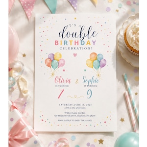 Puede incluir: Una tarjeta de invitación de cumpleaños rectangular blanca con el texto IT'S A double BIRTHDAY CELEBRATION!, ilustraciones de globos en acuarela, los nombres Olivia y Sophie, las edades 7 y 9, y los detalles del sábado 14 de junio de 2025.
