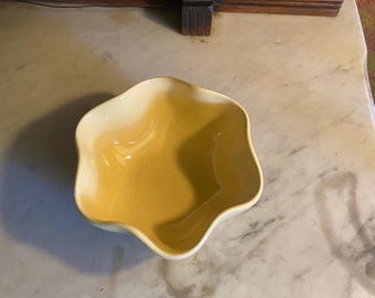 Gail Pittman GP Hospitality Collection -- Yellow Fluted Pottery Bowl -- 6 Inch Scalloped Serving Bowl |--Mississippi Art Pottery