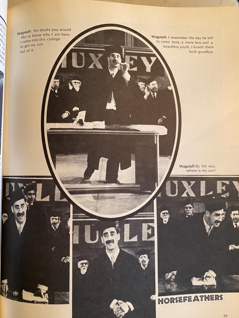 以下が含まれることがあります： 映画「ホースフェザーズ」からの白黒画像。スーツと帽子を身に着けた男性が演台で話しています。映画からのテキストが含まれており、「Wagstaff」という名前と「UXLEY」という単語が表示されています。