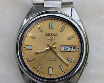 Seiko 5 automatique vintage des années 1994 7s26-01R0 jour/date pour hommes cadran doré Japon