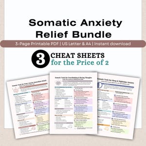 Puede incluir: Un paquete PDF imprimible titulado "Somatic Anxiety Relief Bundle" con tres hojas de trucos. Las hojas ofrecen herramientas para ataques de pánico, pensar demasiado y ansiedad nocturna. Incluye "A4" y "Descarga instantánea".