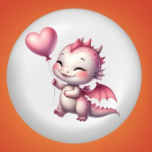 Puede incluir: Un lindo dragón de dibujos animados en rosa y blanco, sosteniendo un globo en forma de corazón rosa. El dragón tiene pequeños cuernos, alas y una larga cola. El fondo es un círculo blanco sobre un fondo naranja.