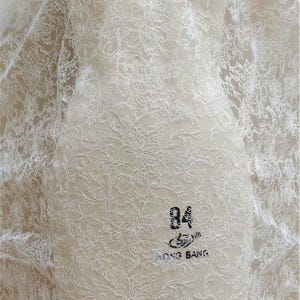 Elfenbensvit bomullsbroderad spetstyg på metervara, blommig brudspets för brudklänning, vintage spetstyg för slöja, klänning, gör-det-själv-sömnad bild 4