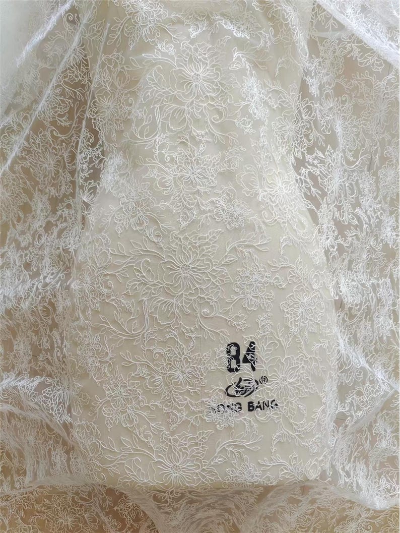 Elfenbensvit bomullsbroderad spetstyg på metervara, blommig brudspets för brudklänning, vintage spetstyg för slöja, klänning, gör-det-själv-sömnad bild 4