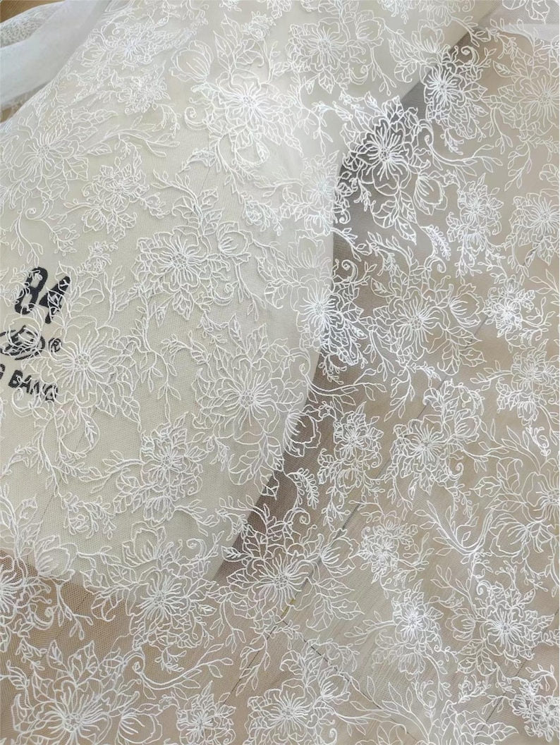 Elfenbensvit bomullsbroderad spetstyg på metervara, blommig brudspets för brudklänning, vintage spetstyg för slöja, klänning, gör-det-själv-sömnad bild 3