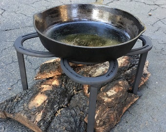 Firepit stand * 4 legs, bonfire cooking, 15" diameter, heavy duty for 12 qt. Lg dutch ovens & 17-20" skillets, flat bottom outdoor kitchen