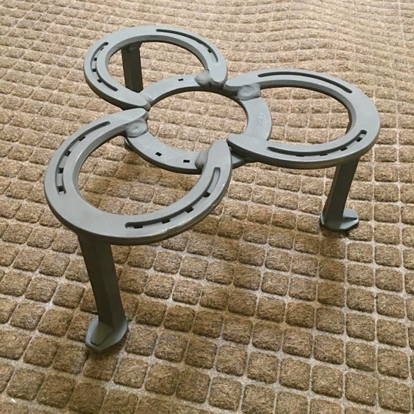 Campfire pot stand, Heavy Duty, 3 legs, wood open fire, campfire cooking, bushcraft, fire pits. Perfect flat bottom. Lifetime guarantee