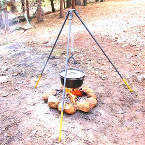 Heavy Duty Campfire Tripod Stand: Dutch Oven Cooking, super sturdy
