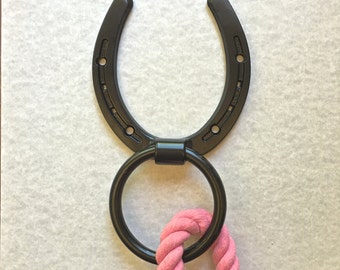 Horseshoe Cross Tie Ring: Powder Coated Barn & Stall Hardware