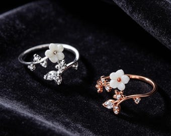 スターリングシルバーの桜フラワーリング、調節可能な桜のジュエリー、繊細な花のプロミスリング、自然愛好家への誕生日プレゼント