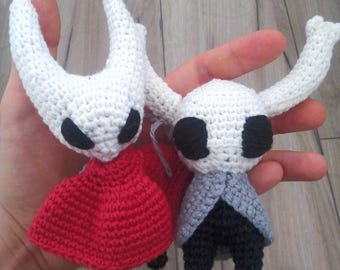 Hollow Knight & Hornet – zestaw ręcznie wykonanych lalek‑maskotek amigurumi, idealny dla fanów gier indie i kolekcjonerów