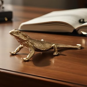 Brass Lizard Figurine, Vintage Metal Art Decor, Tea Pet Gift, Animal Sculpture