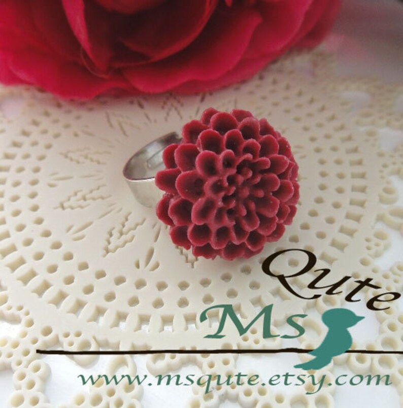 I love pom pom ring rosary red