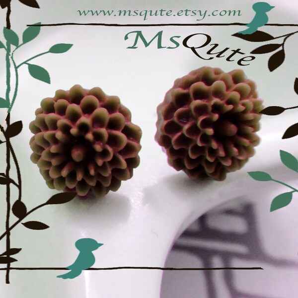 Petite pom pom  stud earrings - Chocolate