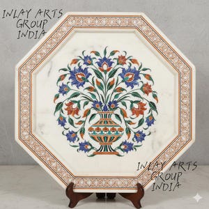 Tablero de mesa de mármol octogonal • Incrustaciones florales de malaquita, arte mogol