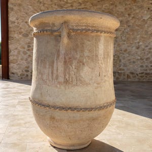 Grande jarre artisanale en terre cuite