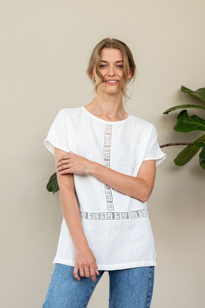 Linen tunic with Antique lace in white