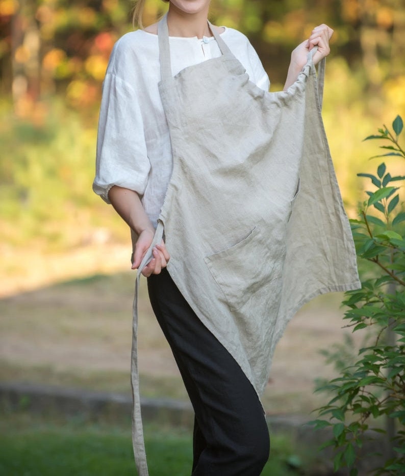 Linen apron in flax with adjustable straps