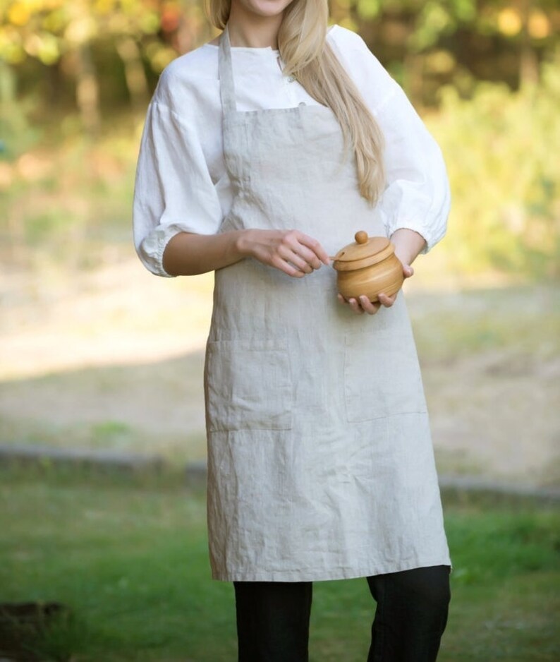 Linen organic kitchen apron with 2 big pockets