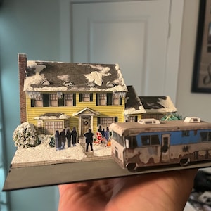 Griswold&#39;s House from &quot;National Lampoon&#39;s Christmas Vacation&quot; Diorama