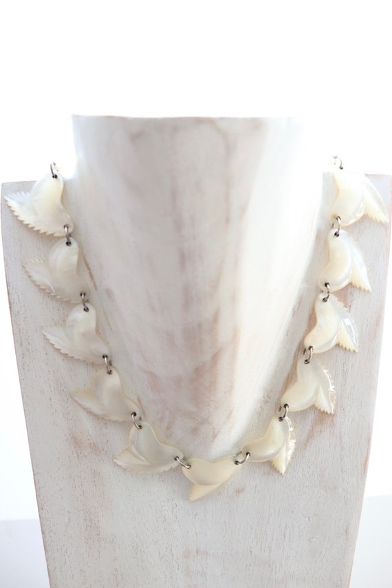 1940s french parisian mop mother of pearl necklace - image 3
