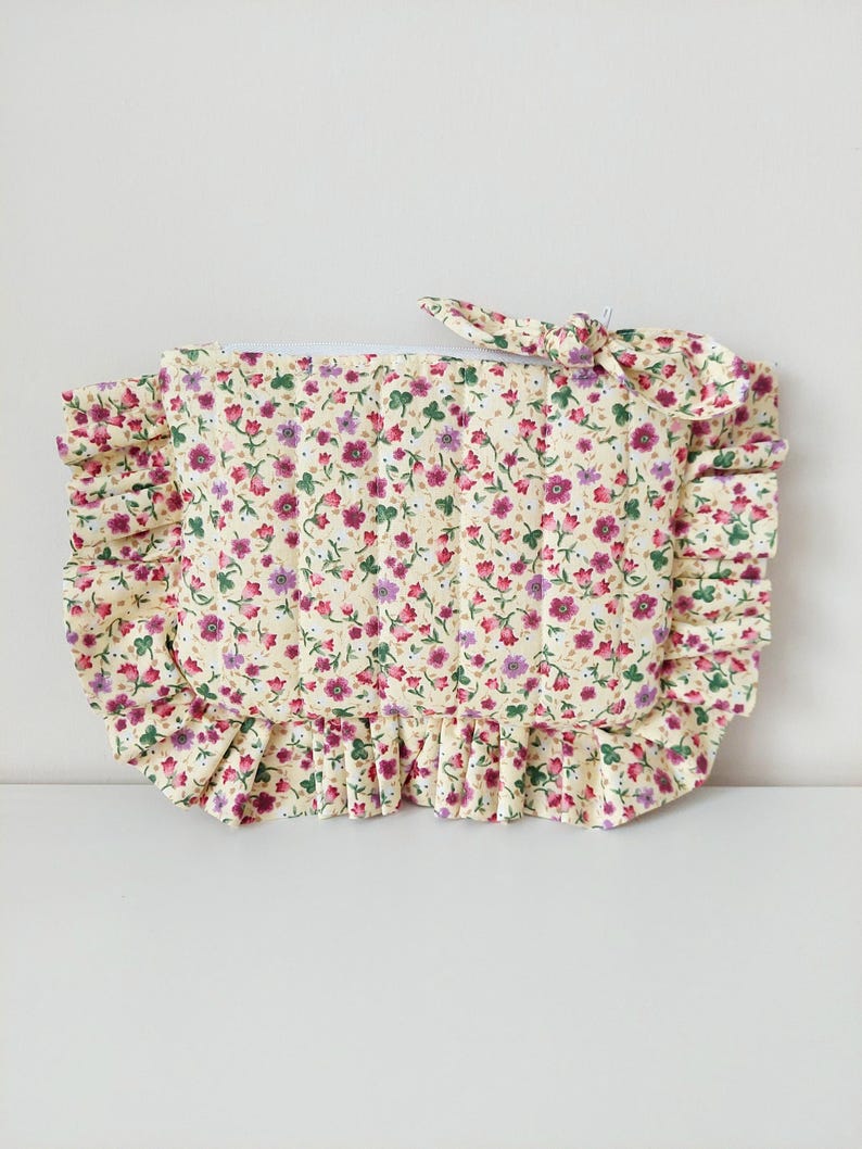 Quilted Ruffle Pouch Bag Sewing Pattern - Zipper Makeup Bag Pdf ...