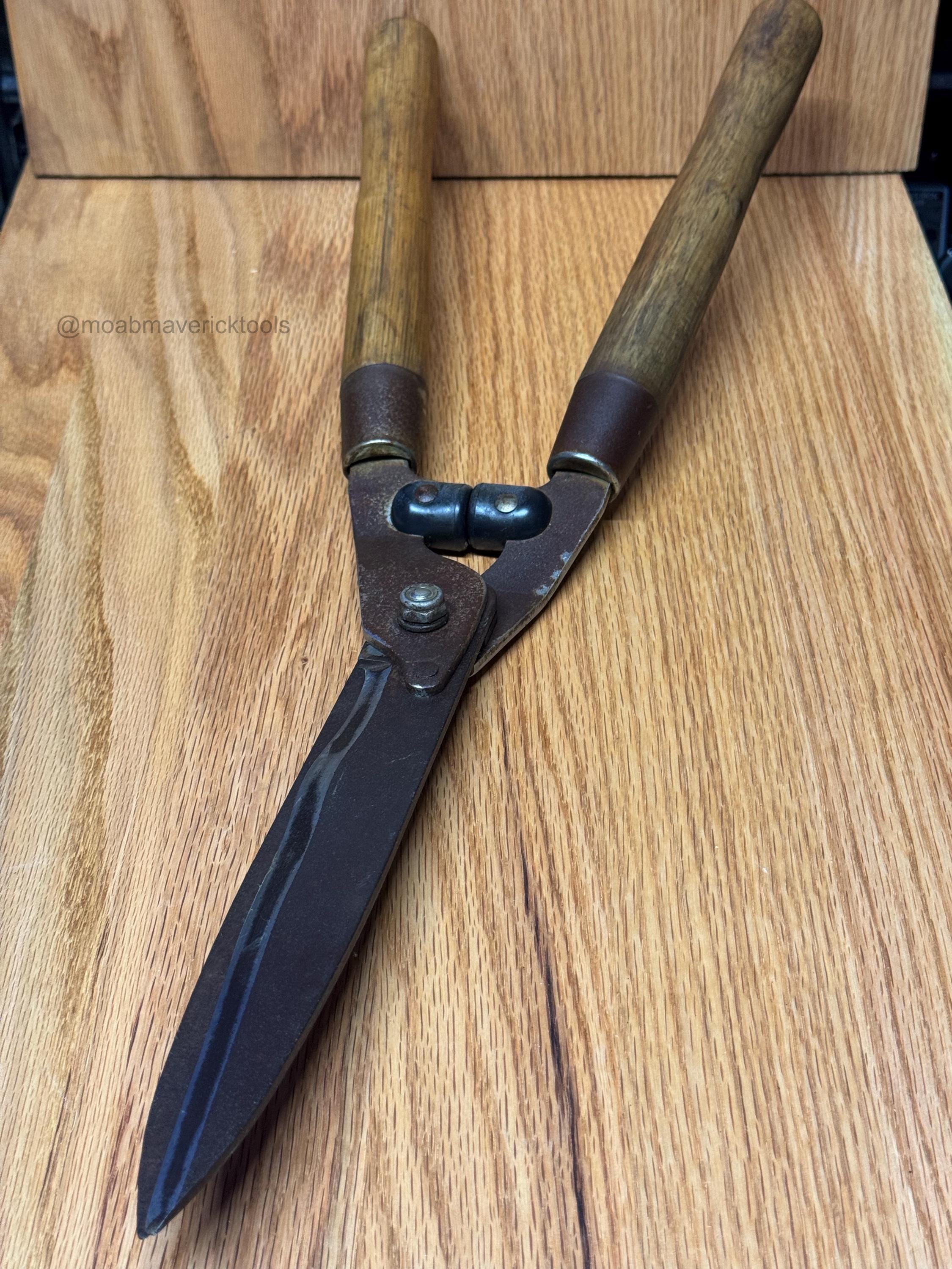 Vintage Wavy-Edge Steel Hedge Shears – Restored Long Handle Garden Clippers