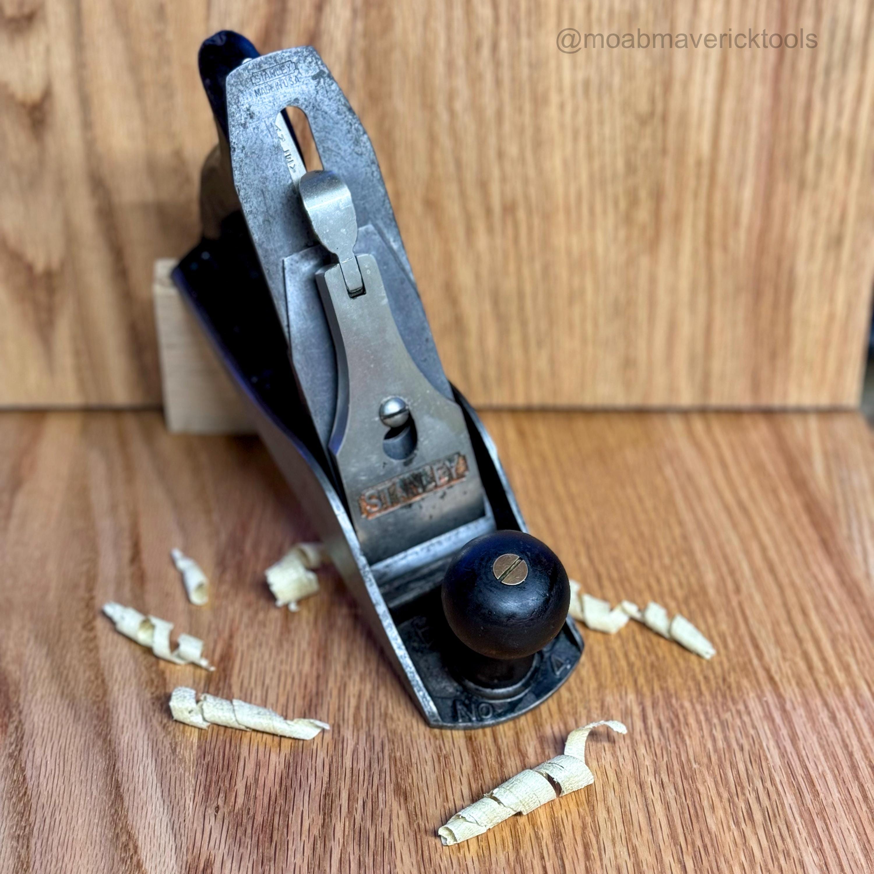 Vintage Stanley Bailey No. 4 smoothing plane – tuned user, epoxy-repaired tote