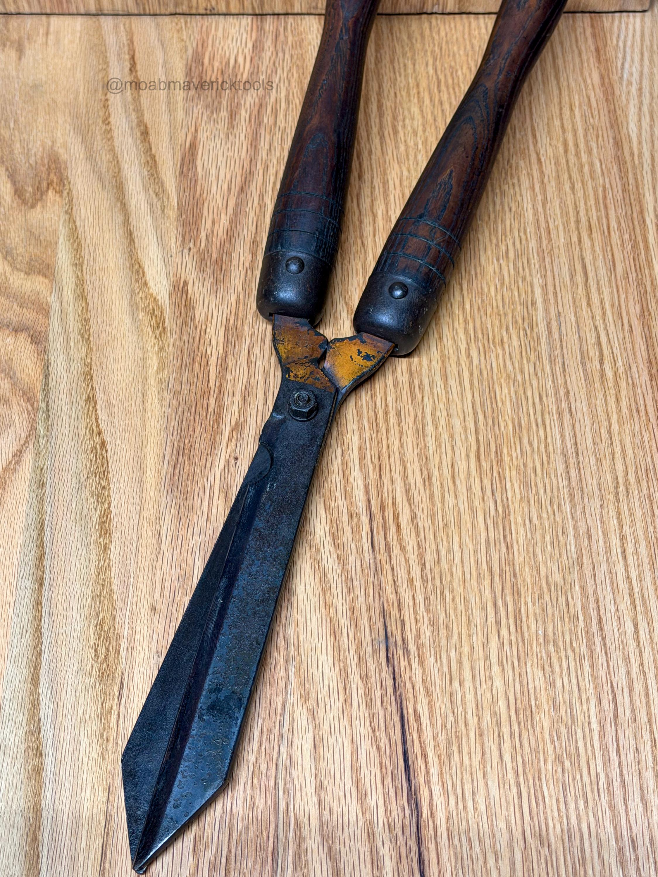 Vintage Wood Handle Hedge Shears Rustic Garden Clippers Farm Tool