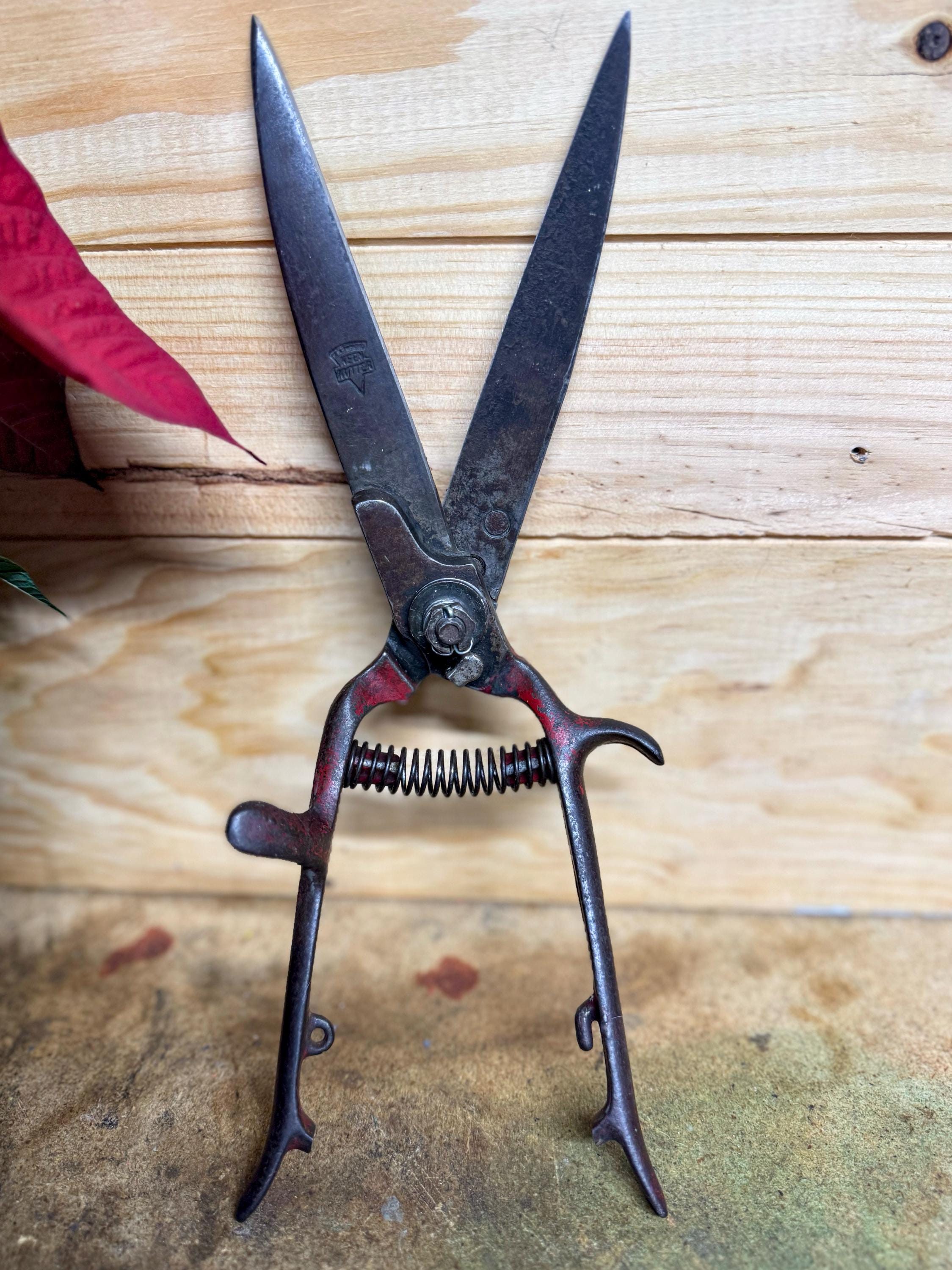 Vintage Keen Kutter Grass Shears – Spring Handle Garden Shears, Red Cast Handles, Sharpened & Working