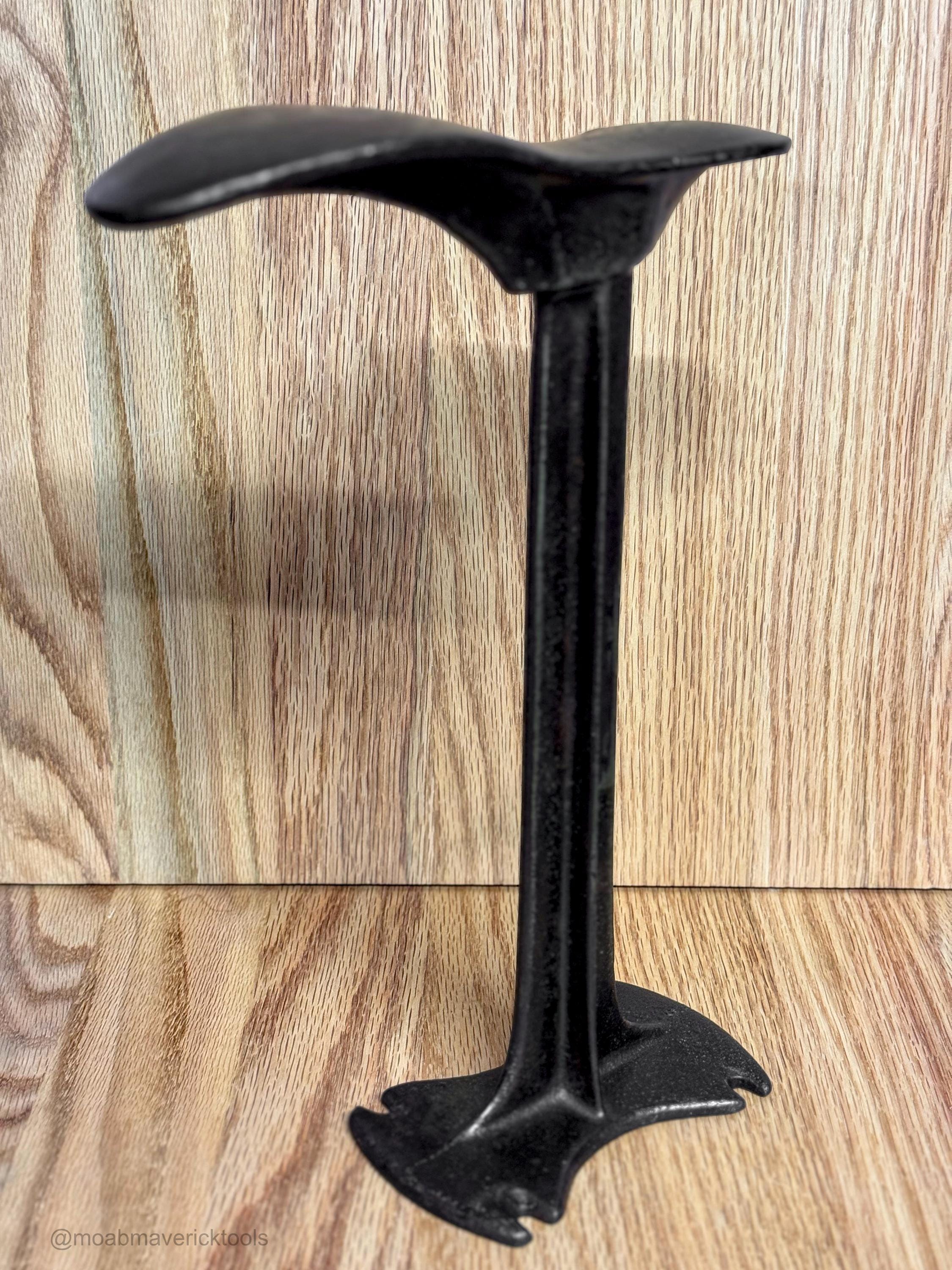 Vintage cobbler shoe stand with #2 cast iron last – antique shoemaker anvil / industrial decor