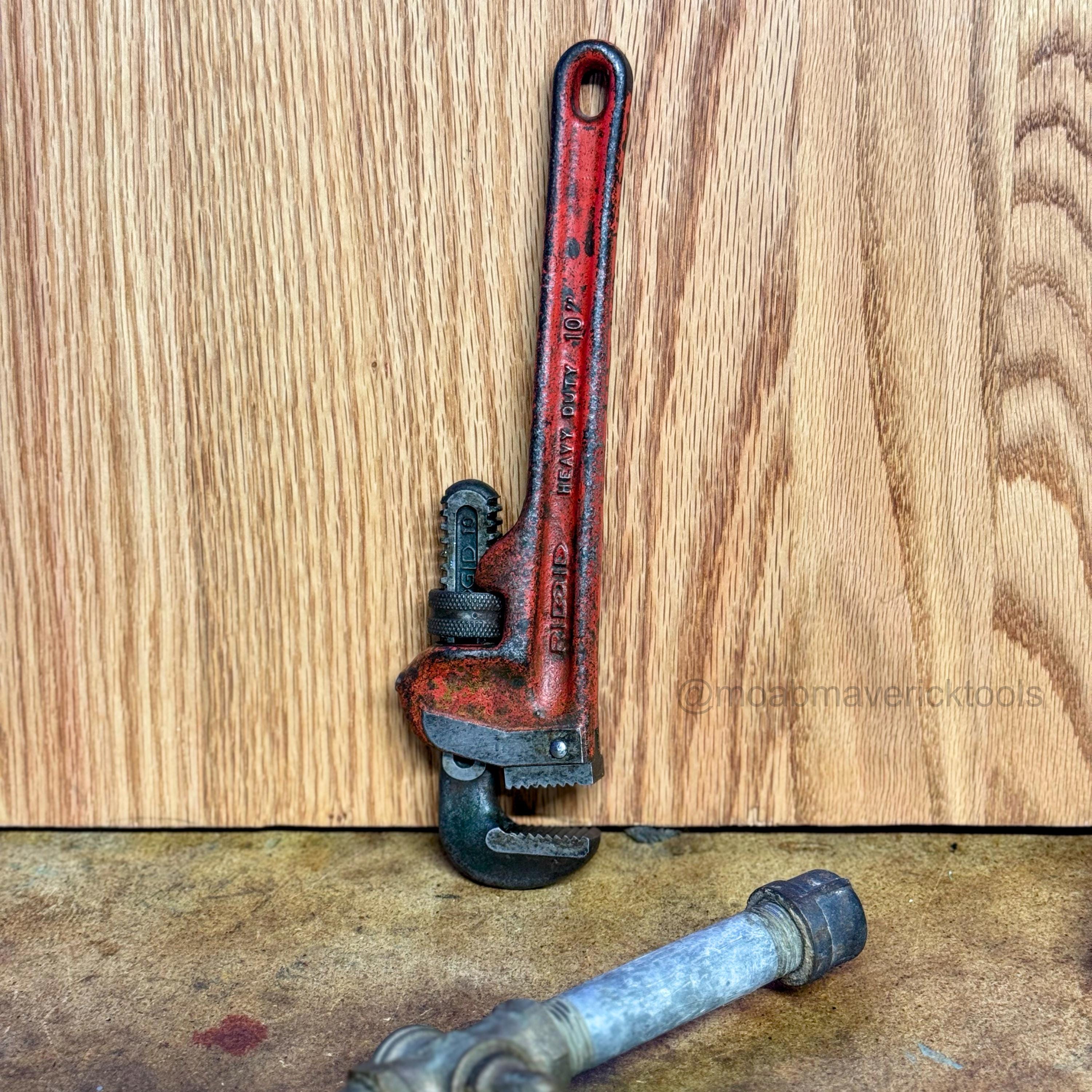 Vintage RIDGID 10" heavy duty pipe wrench – worn red patina USA made plumbing wrench