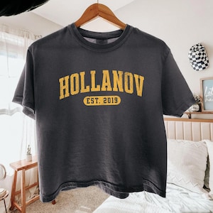 Hollanov Est 2019 Boxy T-shirt, Heated Rivalry Reader T-shirt, Lya Rozanov Shane Hollander T-shirt, Hudson Williams Connor Storie, Comfort Colors®