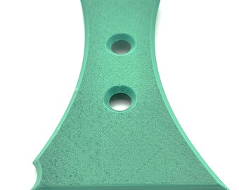 Moldeando cerámica de arcilla con costillas