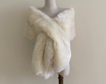 Cream Faux fur bridal wrap, Wedding Fur shrug, Bridal Fur, Fur Wrap, Bridal Faux Fur Stole Fur Shawl Cape