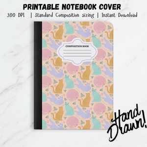 Può includere: Copertina di quaderno stampabile con un motivo di gatti dai colori pastello. Il design presenta gatti, cerchi rosa e forme geometriche. Il quaderno ha un dorso nero e la scritta "COMPOSITION BOOK".