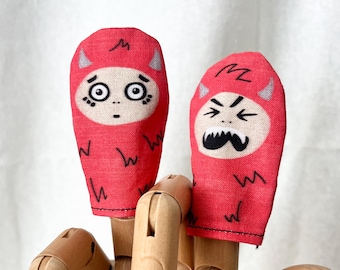 ¡1 juego de 2 marionetas de dedo hechas a mano de Little Monsters by Lulakiti!