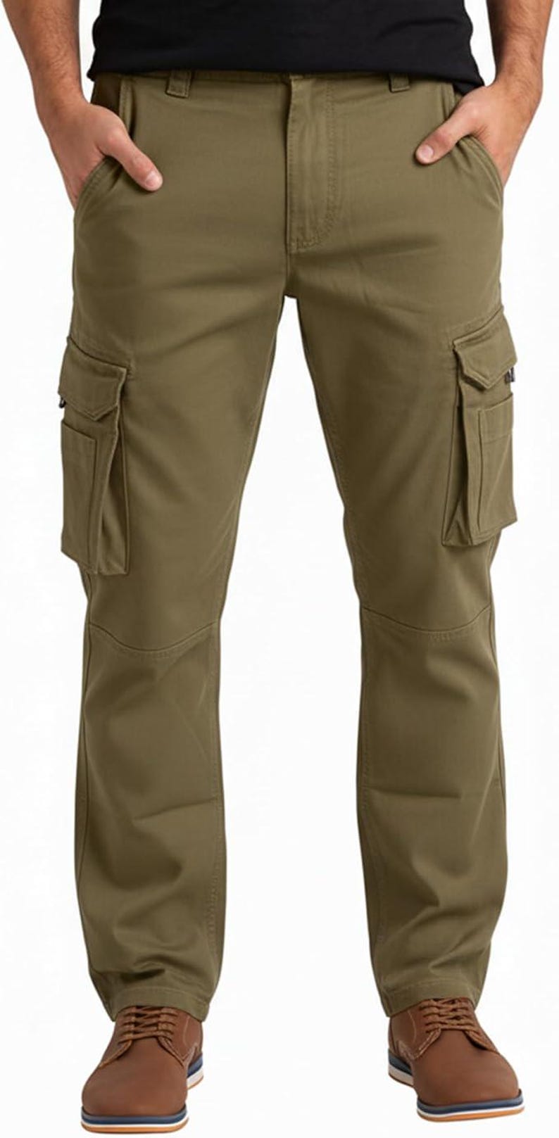 Peut inclure: Pantalon cargo vert olive avec plusieurs poches sur les jambes. Le pantalon a un design classique avec une coupe droite. Le pantalon est fait d'un mat&eacute;riau durable et convient &agrave; diverses activit&eacute;s.