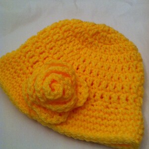 Yellow Crochet Baby Hat in Yellow, Newborn, Girl, Photo Prop, Hat with Flower, Beanie, Christmas, Winter Hat
