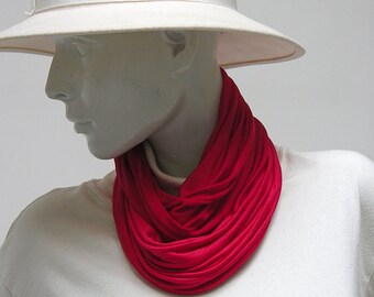 Loop Tube Silk Jersey direttamente in rosso