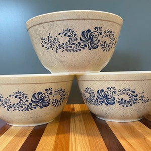 Paisley Pyrex Nesting Bowls (3)